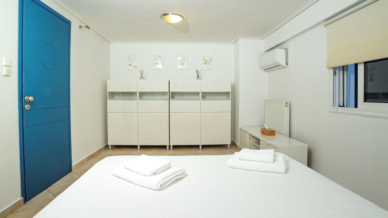 Photo of Bedroom in Mikrolimano