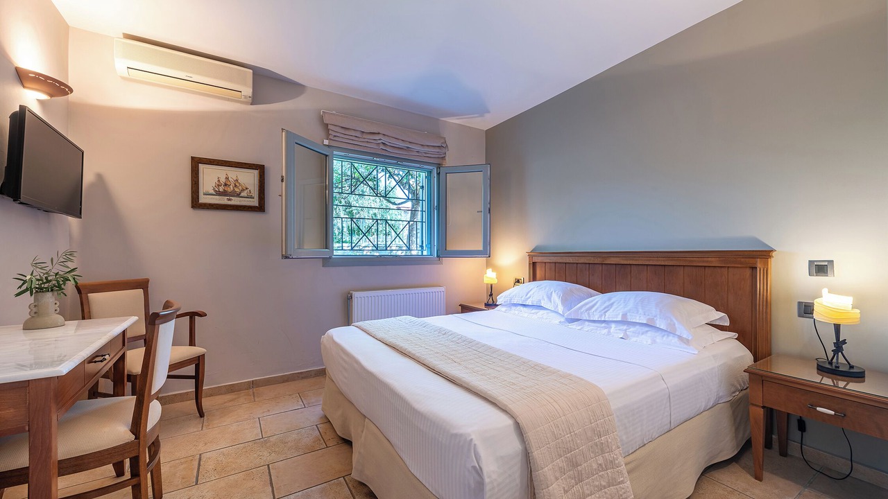 Photo of Bedroom in Longos
