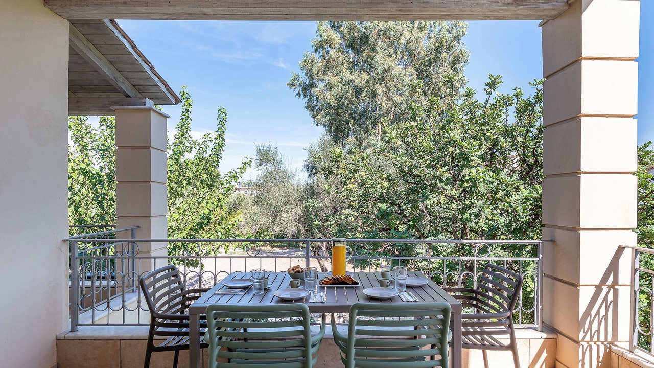 Photo of Outdoor in Longos