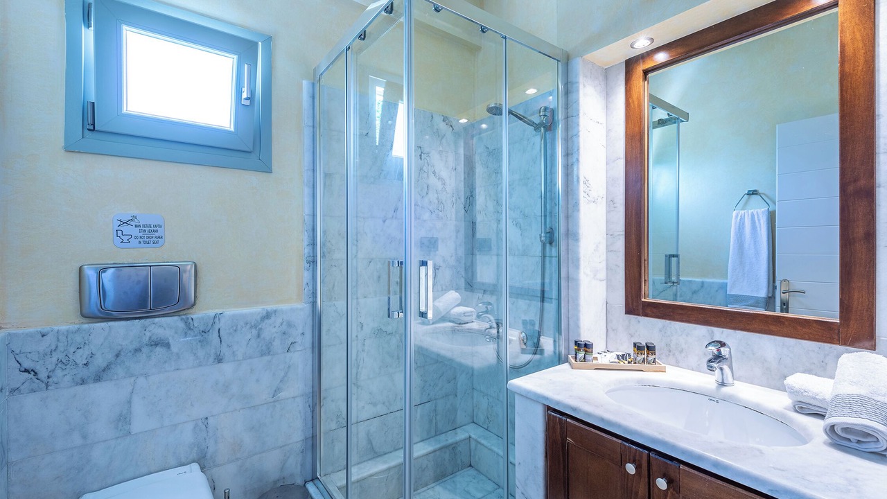Photo of Bathroom in Longos