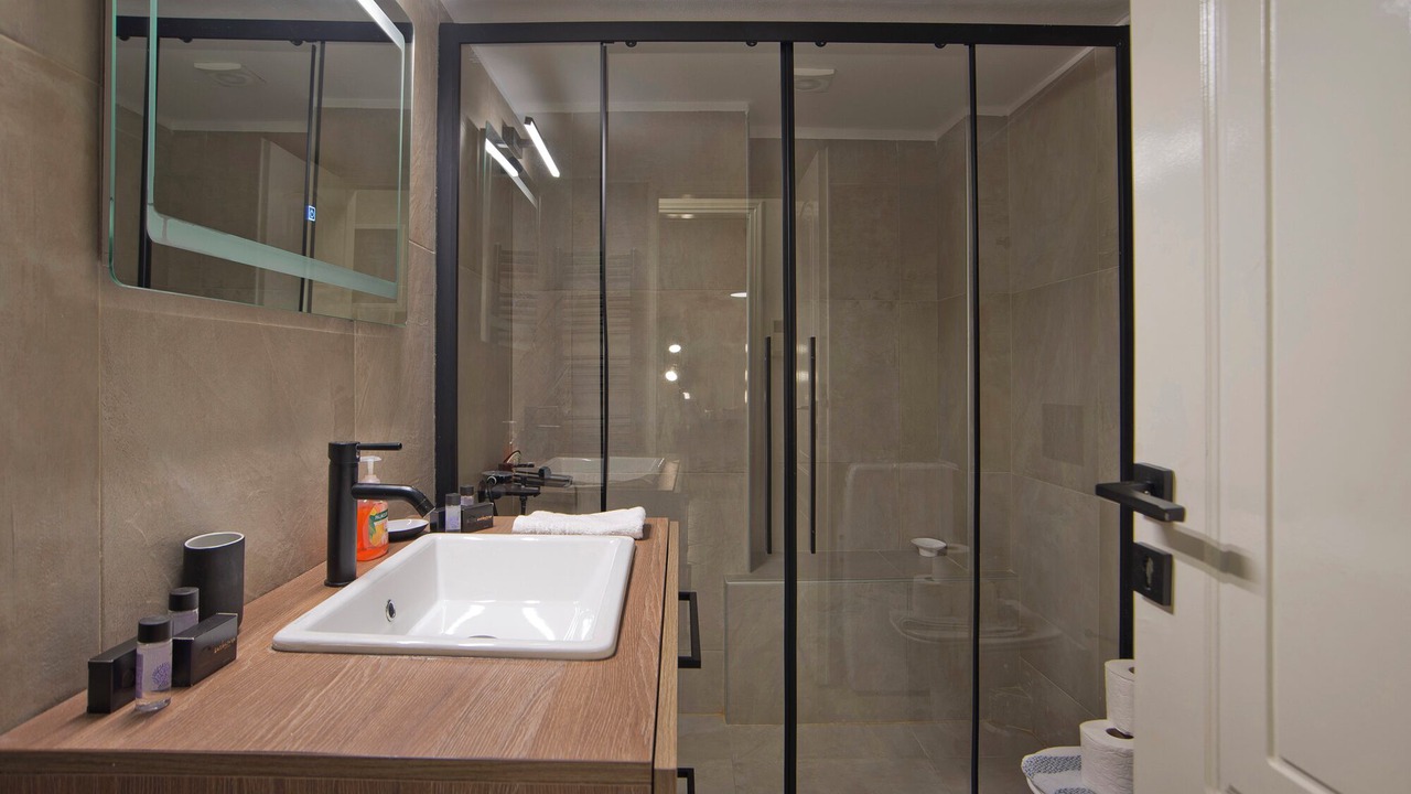 Photo of Bathroom in Peiraiki