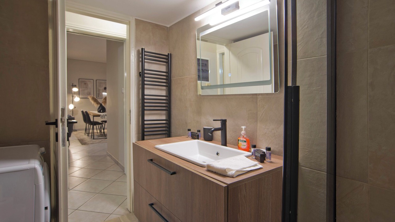 Photo of Bathroom in Peiraiki