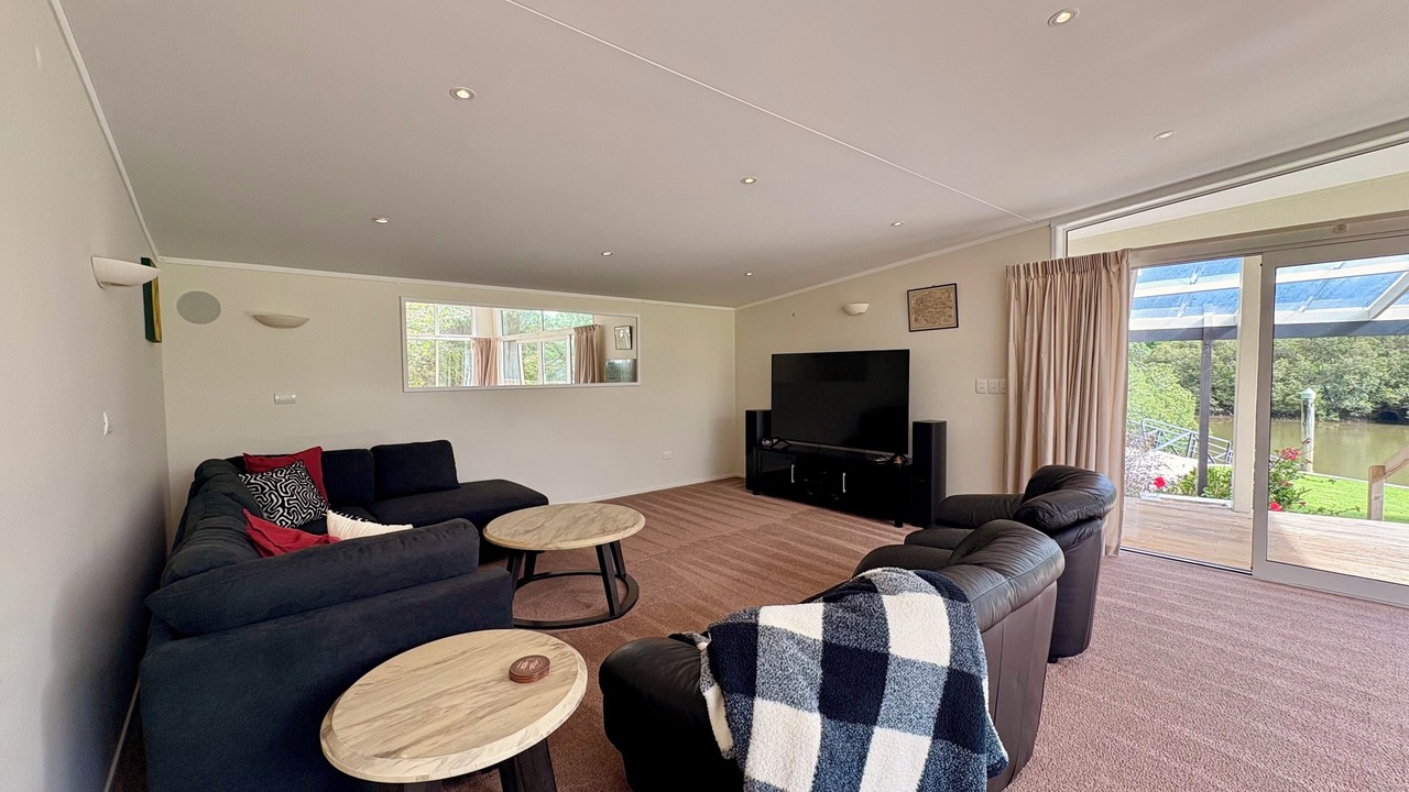 Photo of Livingroom in Whangarei