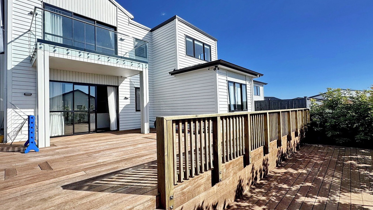 Photo of Outdoor in Flat Bush