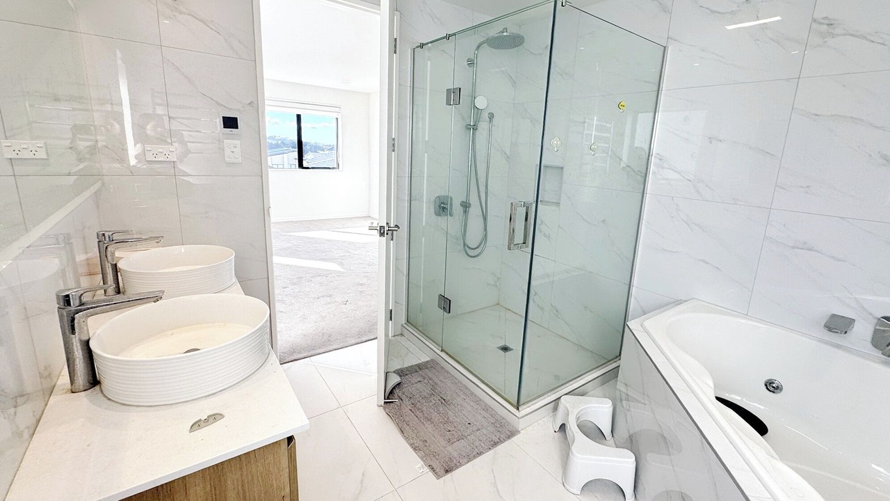 Photo of Bathroom in Flat Bush