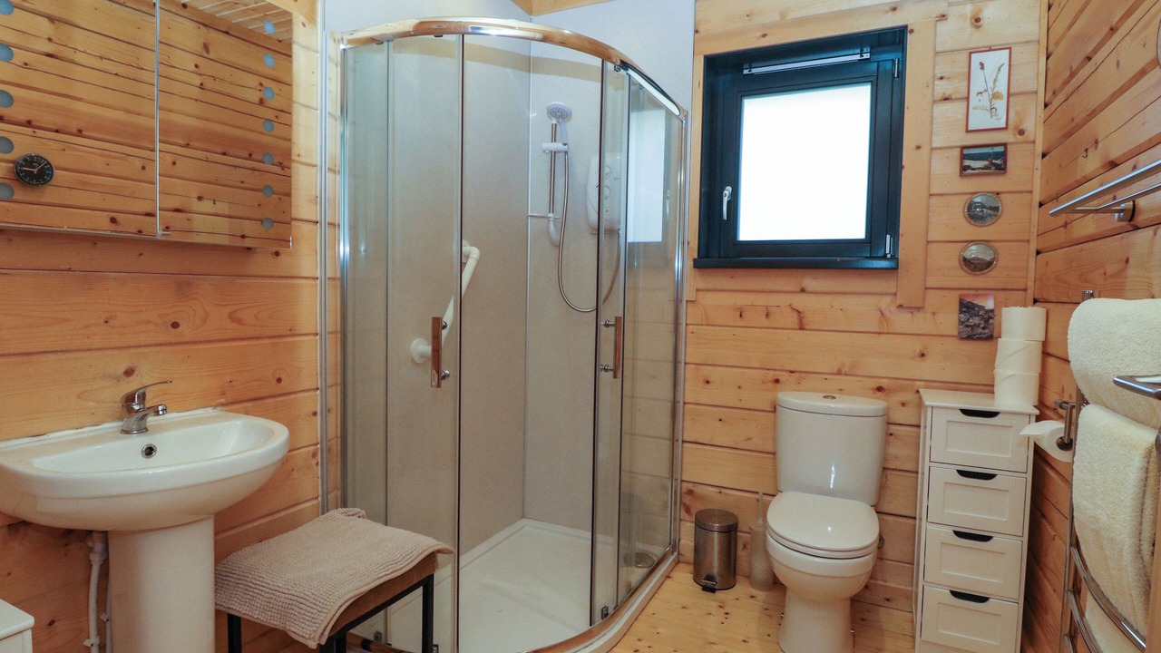 Photo of Bathroom in Salen