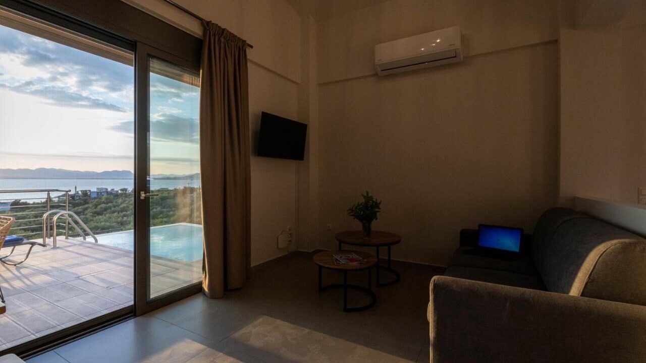 Photo of Livingroom in Akrogialion