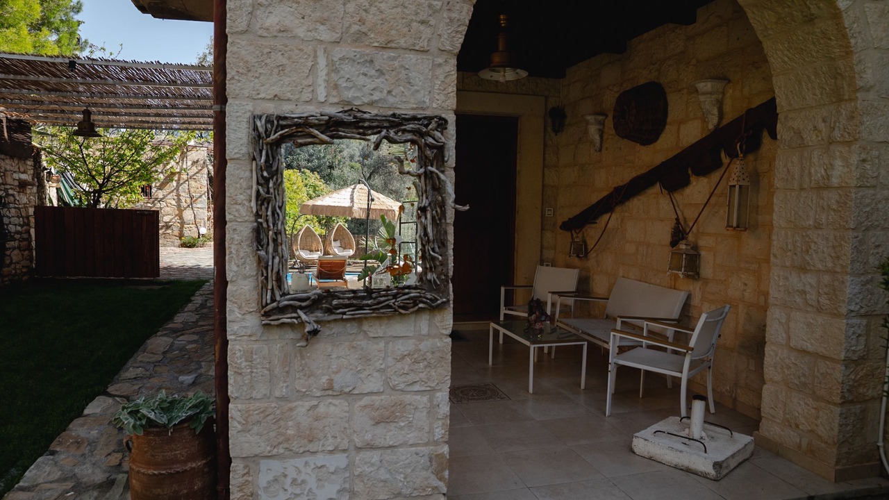 Photo of Patio Balcony in Rodhia
