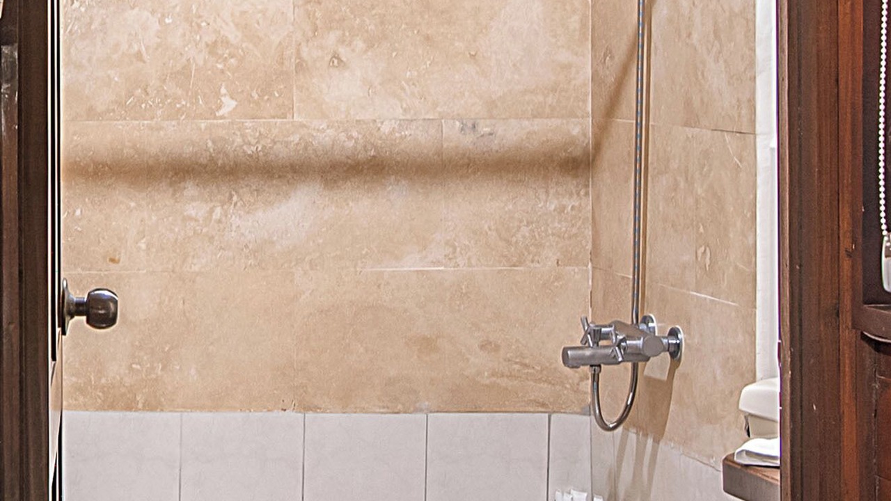 Photo of Bathroom in Roble