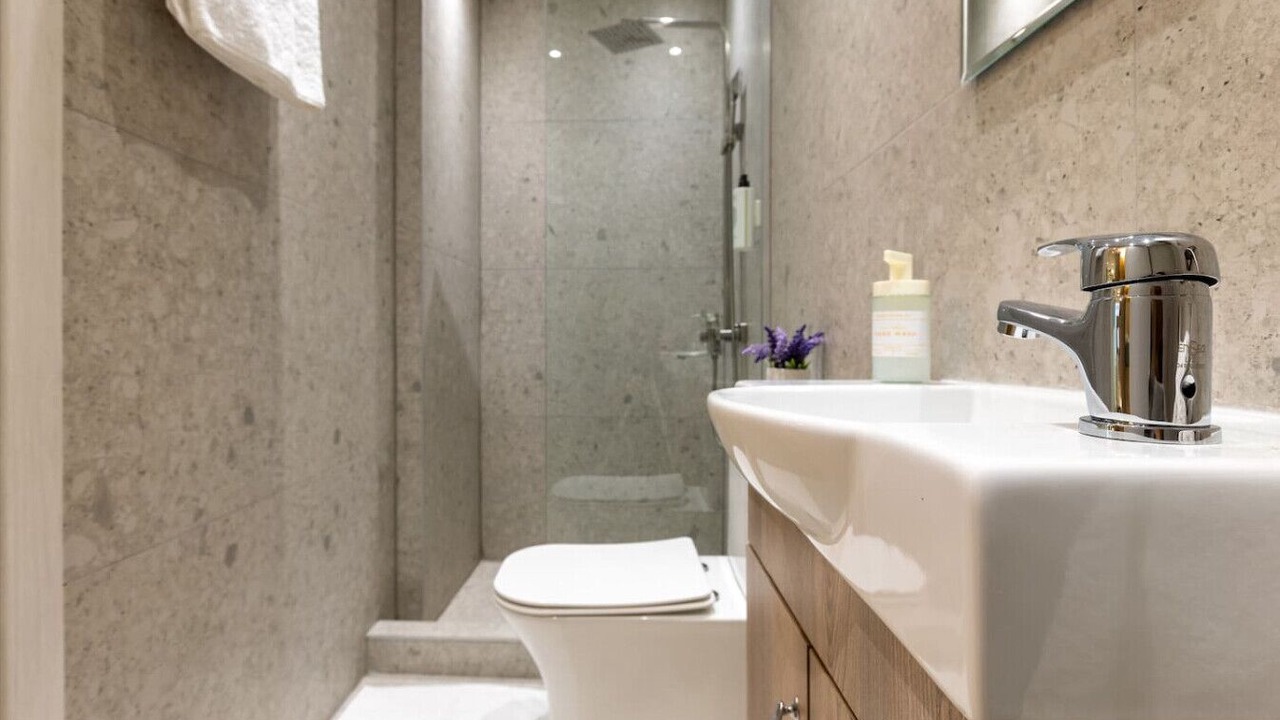 Photo of Bathroom in Ladadika