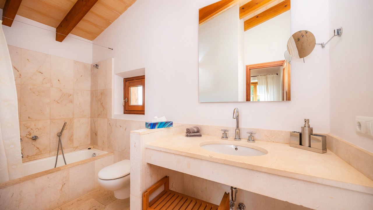 Photo of Bathroom in Manacor