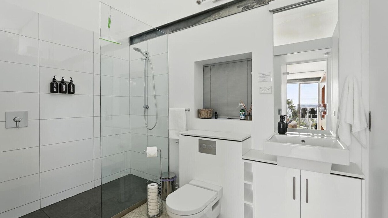 Photo of Bathroom in Eaglehawk Neck
