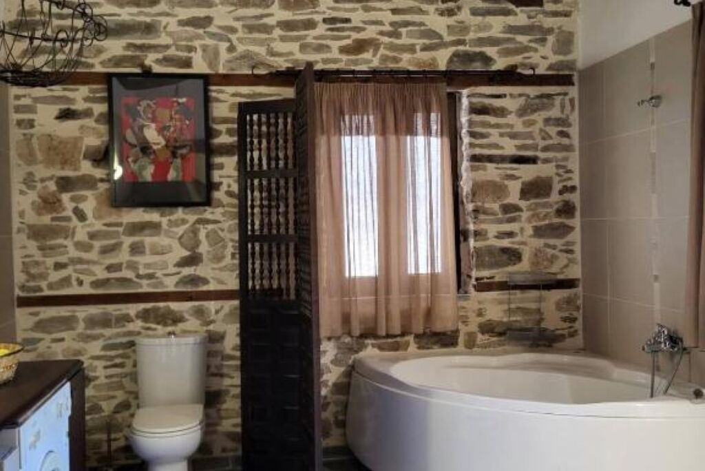 Photo of Bathroom in Eleutheroupoli