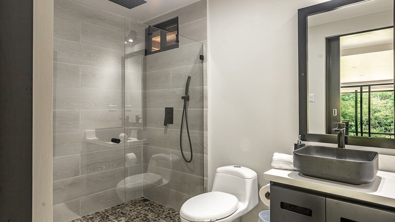 Photo of Bathroom in Portalon