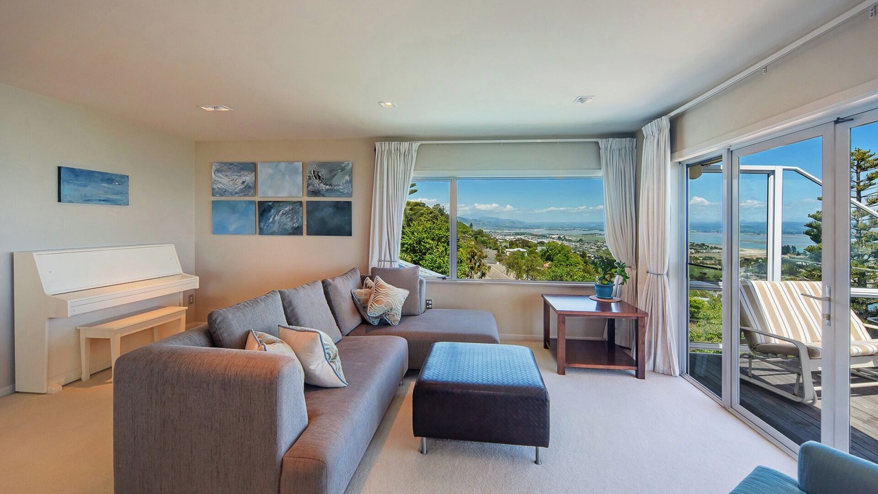 Photo of Livingroom in Britannia Heights