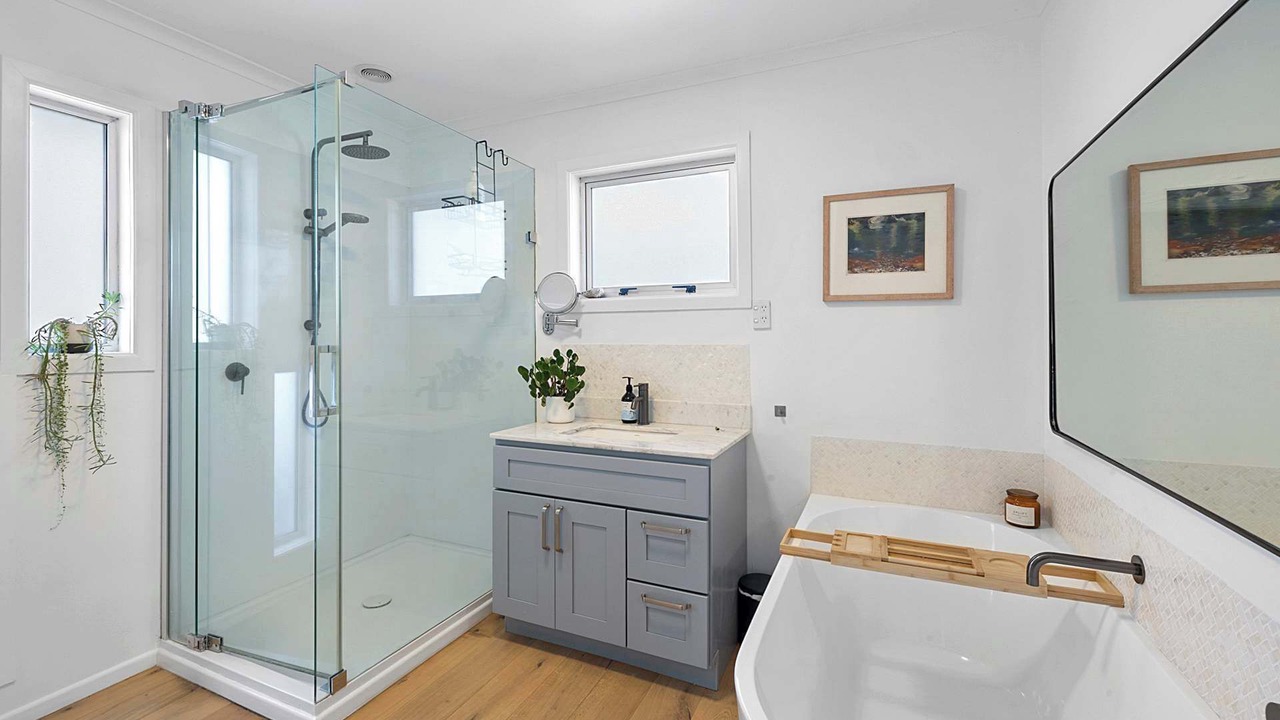 Photo of Bathroom in Oakura