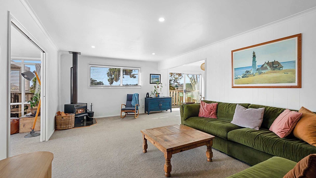 Photo of Livingroom in Oakura