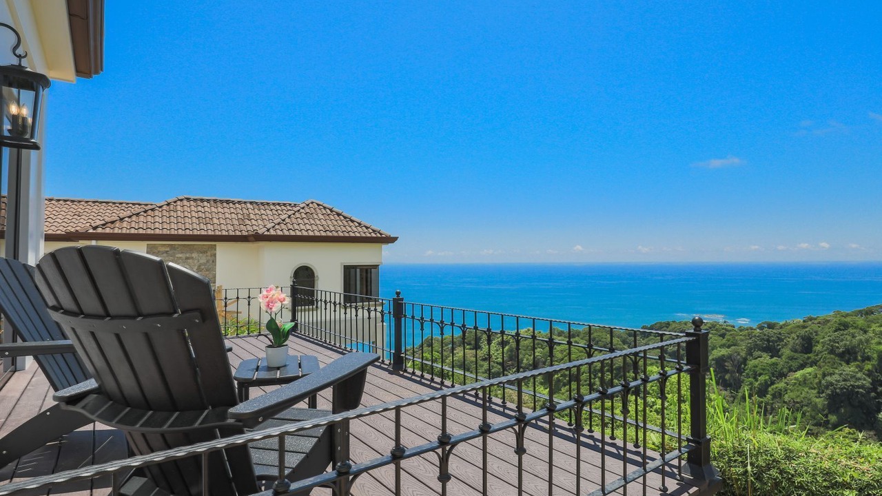 Photo of Patio Balcony in Dominical