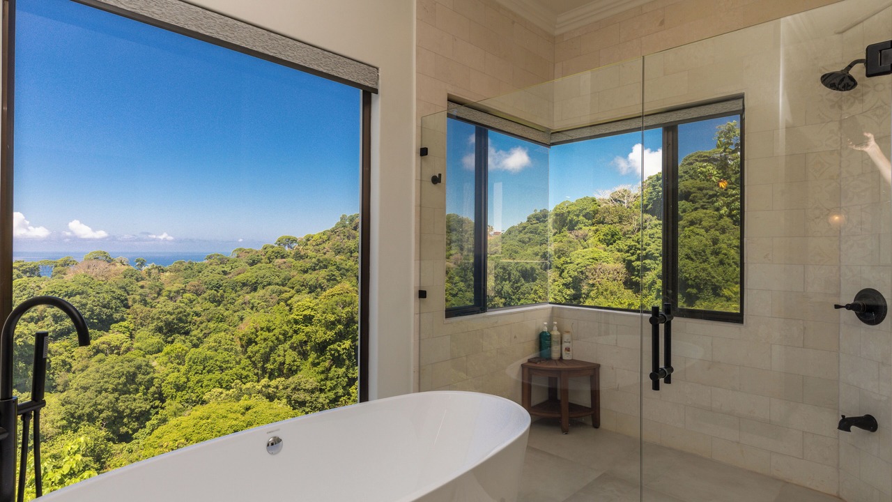 Photo of Bathroom in Dominical