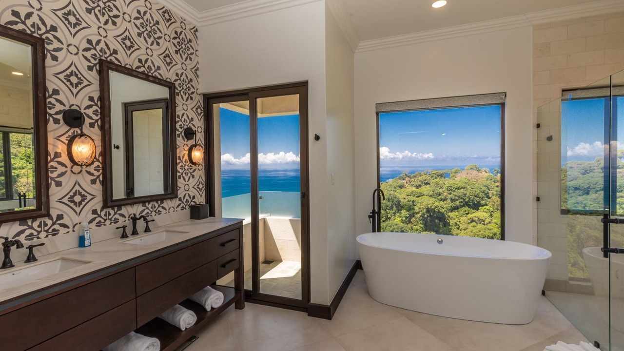 Photo of Bathroom in Dominical