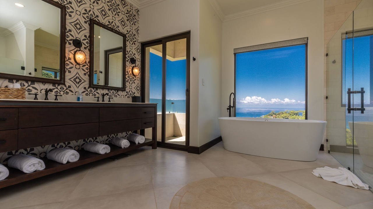 Photo of Bathroom in Dominical