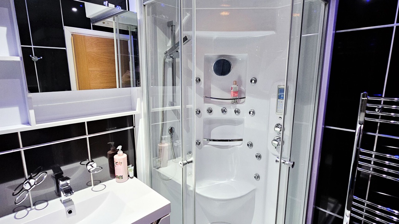 Photo of Bathroom in Duddingston