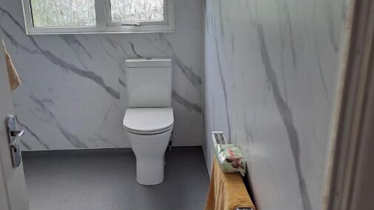 Photo of Bathroom in Girvan