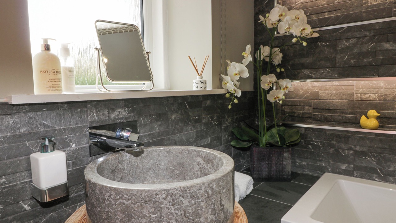 Photo of Bathroom in Lockerbie