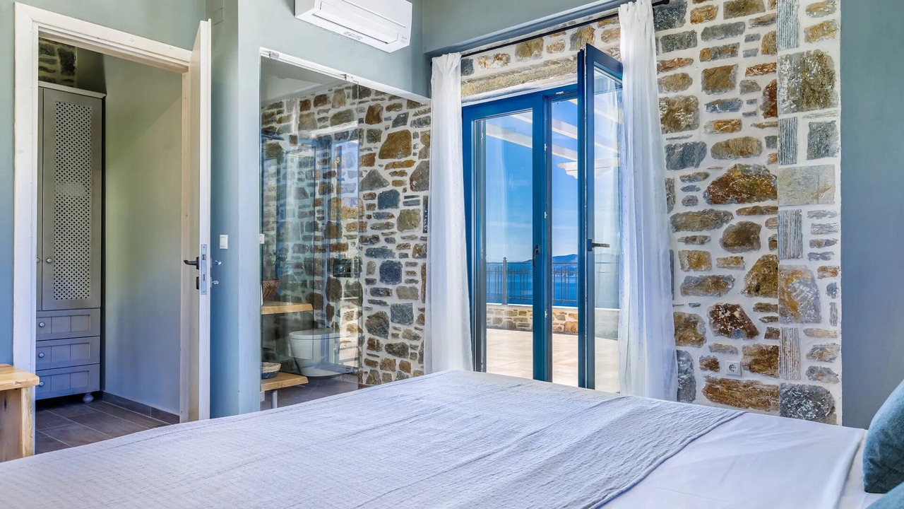 Photo of Bedroom in Glossa