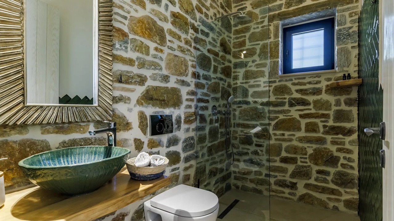 Photo of Bathroom in Glossa