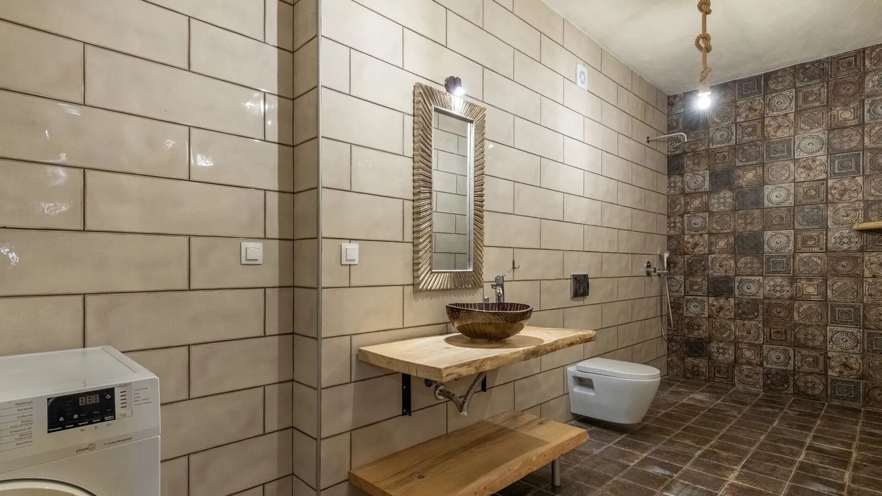 Photo of Bathroom in Glossa