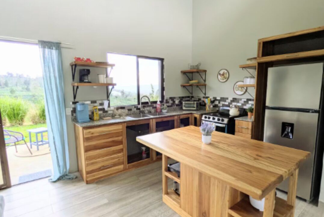 Photo of Kitchen in Roble