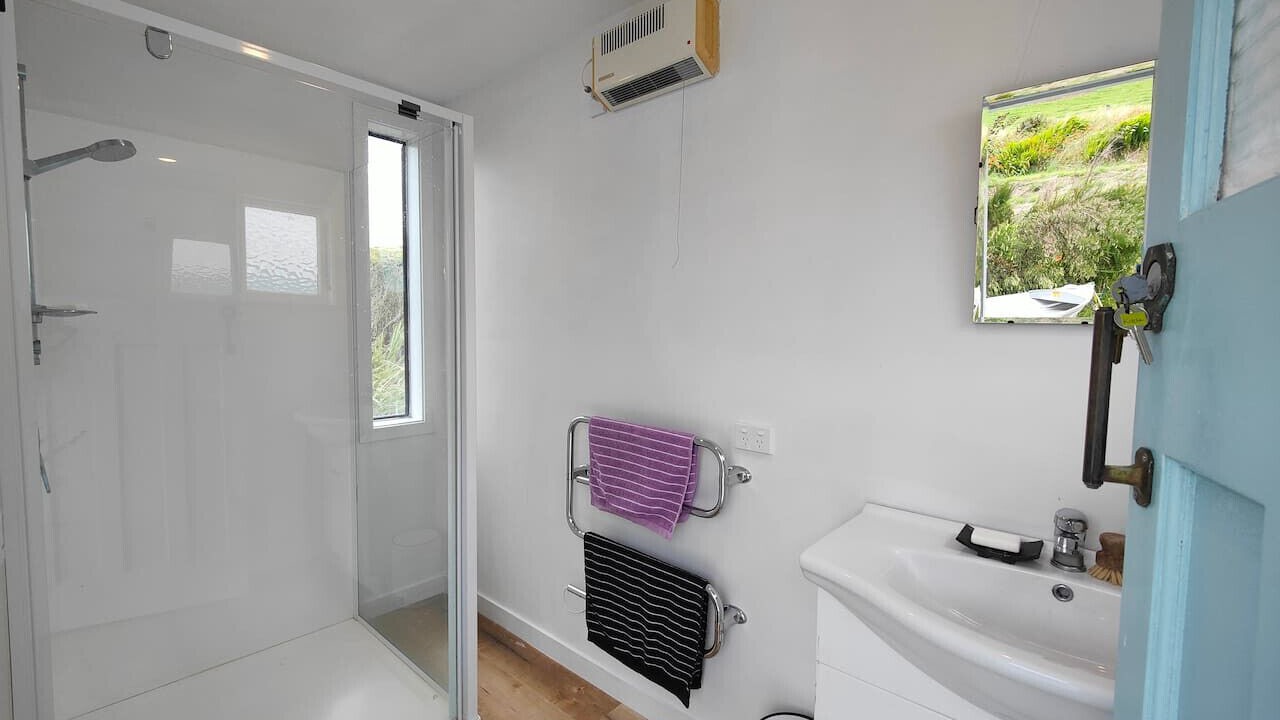 Photo of Bathroom in Colac Bay