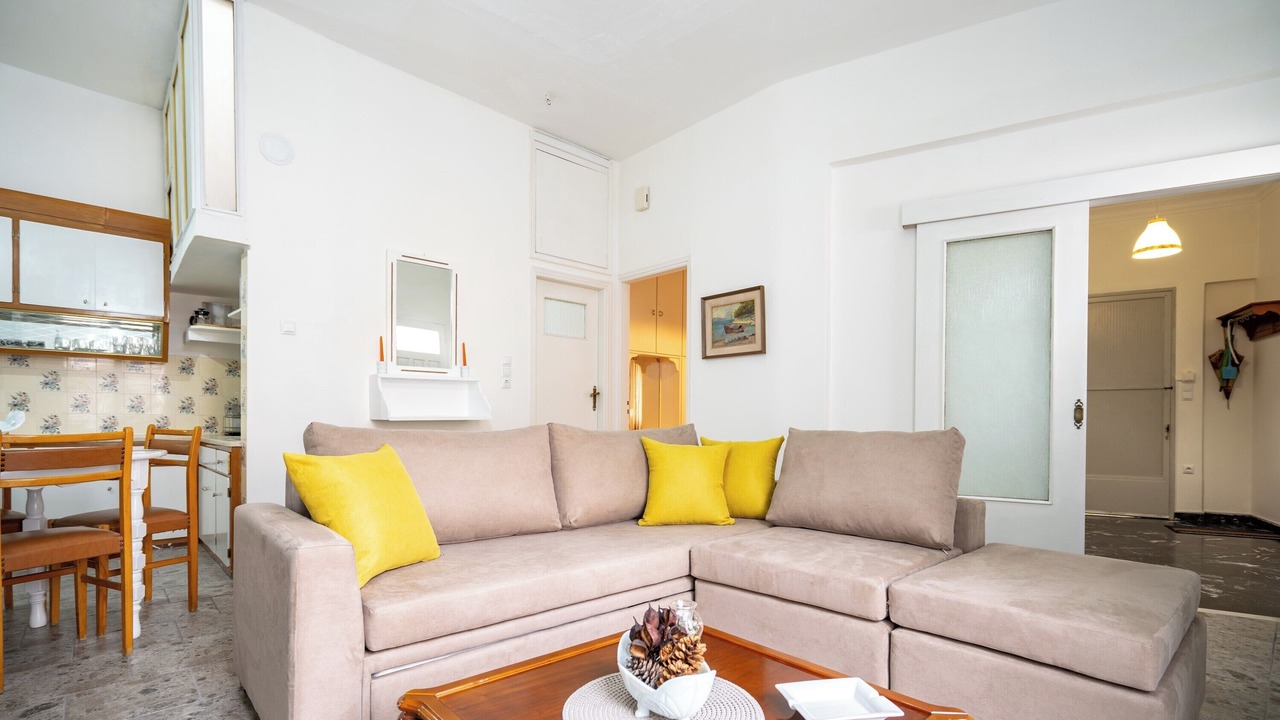 Photo of Livingroom in Keratsini-Drapetsona