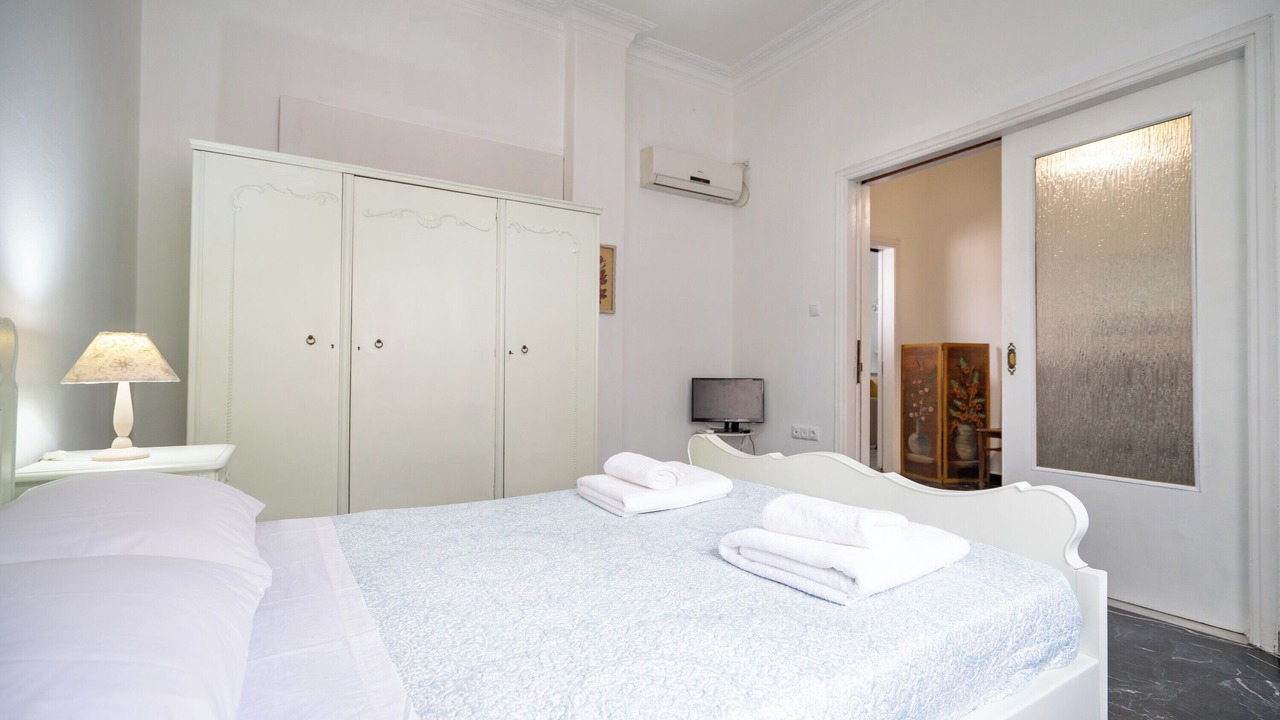 Photo of Bedroom in Keratsini-Drapetsona
