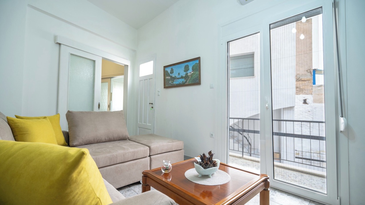 Photo of Livingroom in Keratsini-Drapetsona