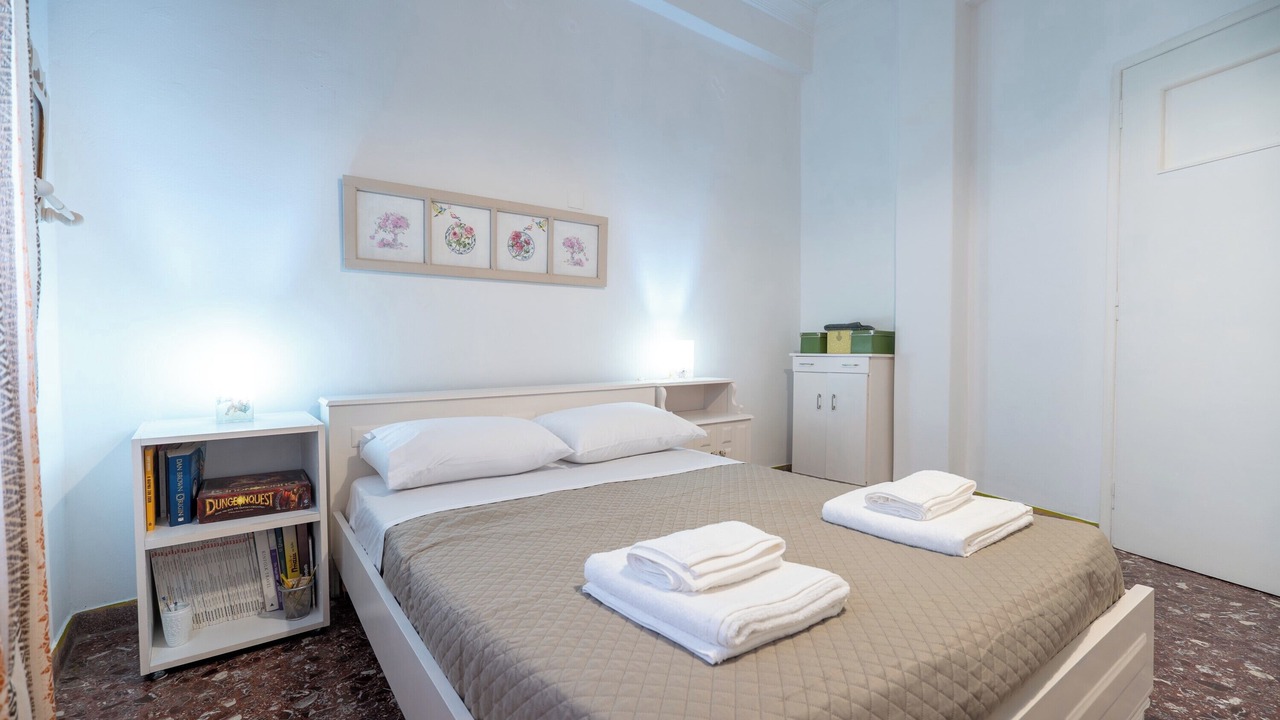 Photo of Bedroom in Keratsini-Drapetsona