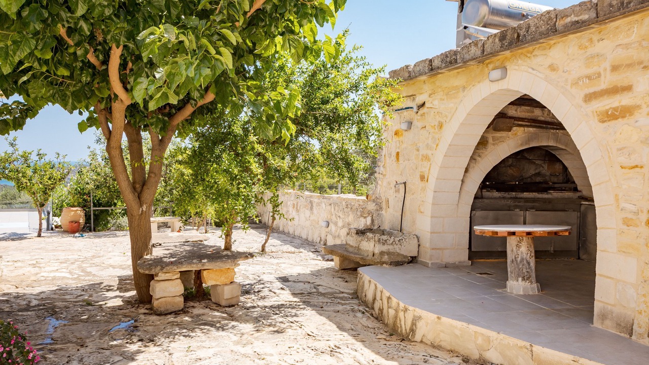 Photo of Patio Balcony in Douliana