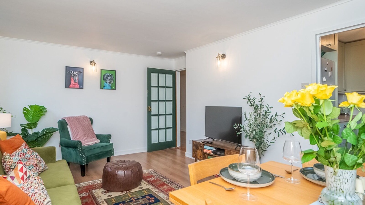 Photo of Livingroom in Cramond Bridge