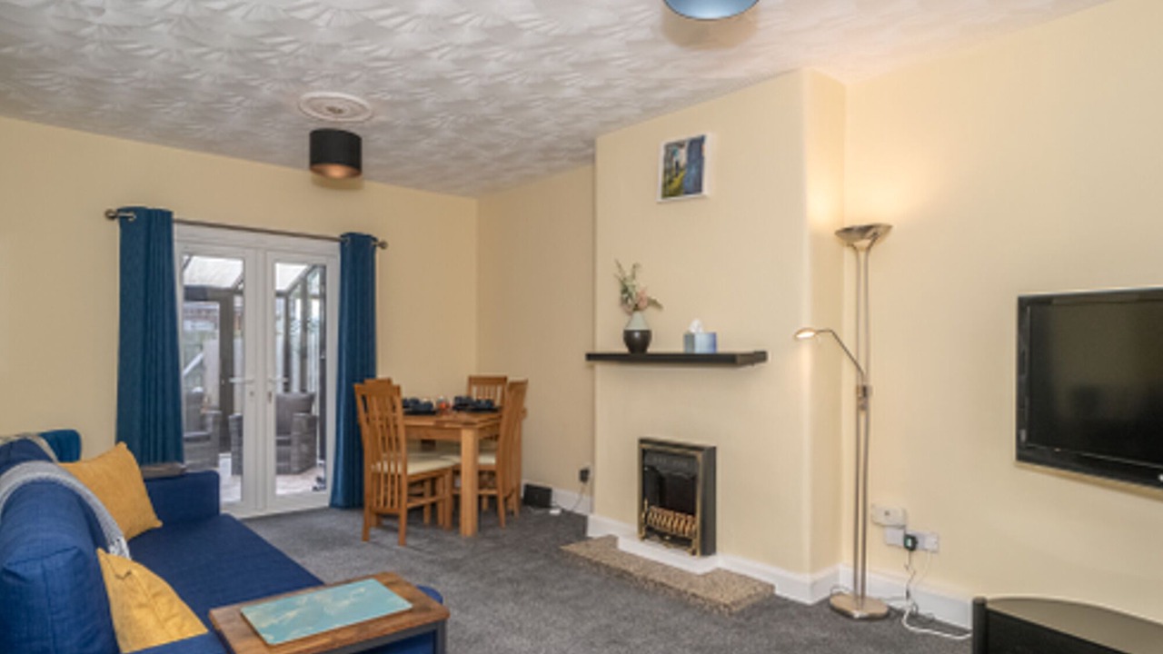 Photo of Livingroom in Rosewell