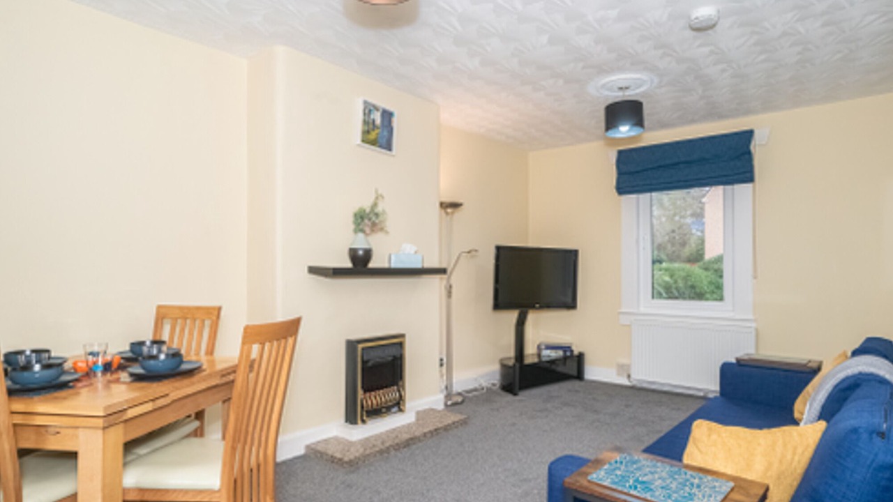 Photo of Livingroom in Rosewell