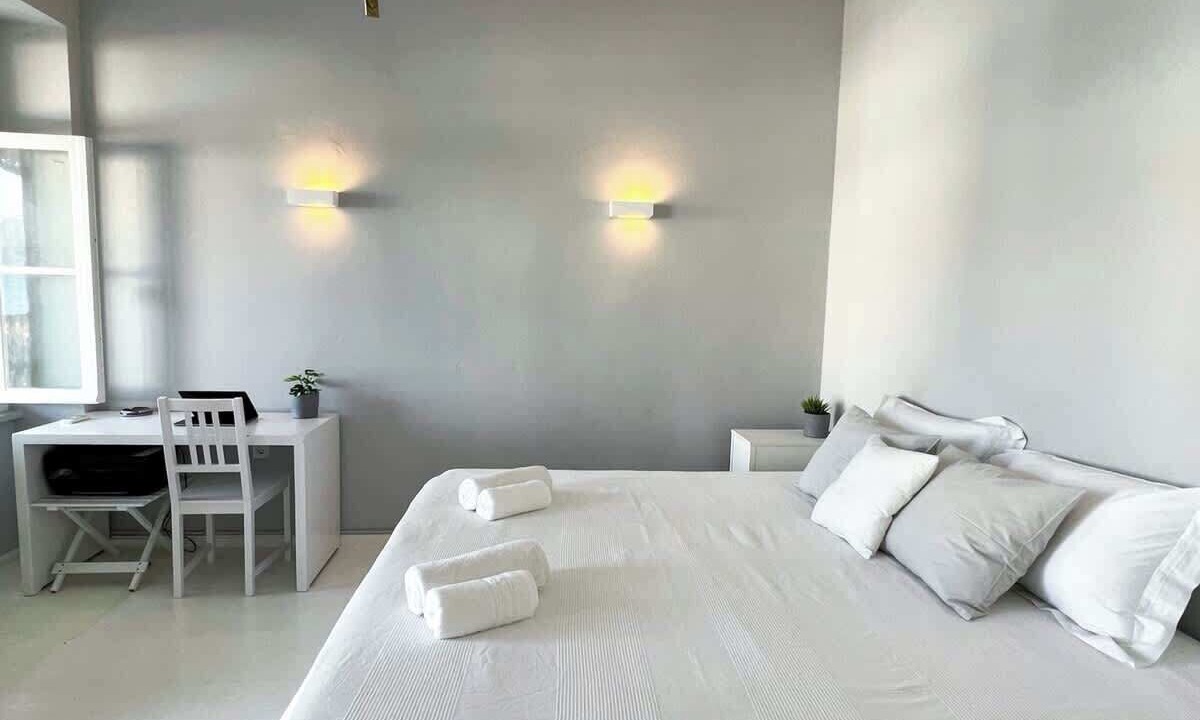 Photo of Bedroom in Paleopolis