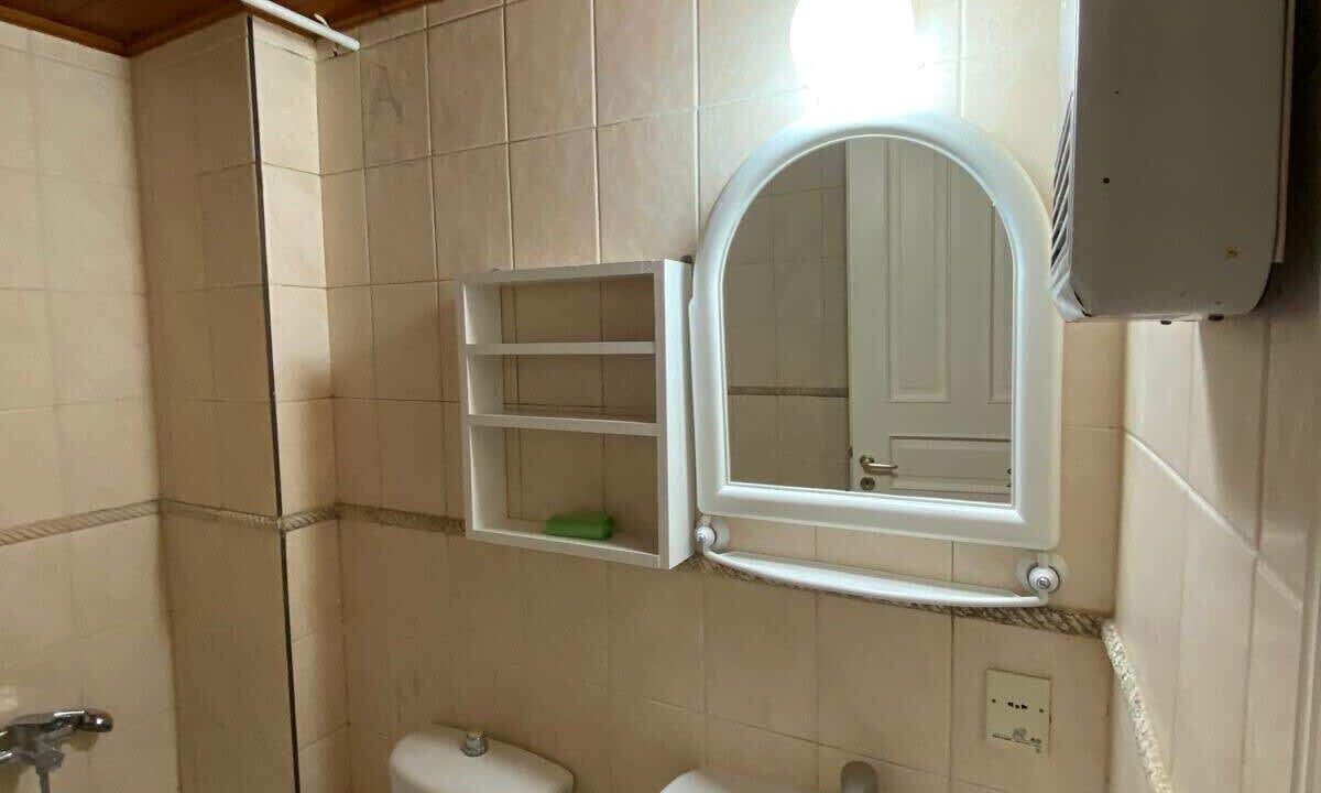 Photo of Bathroom in Paleopolis