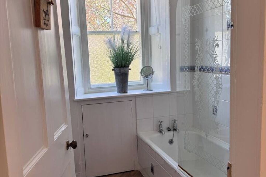 Photo of Bathroom in Elgin