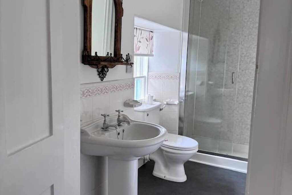Photo of Bathroom in Elgin