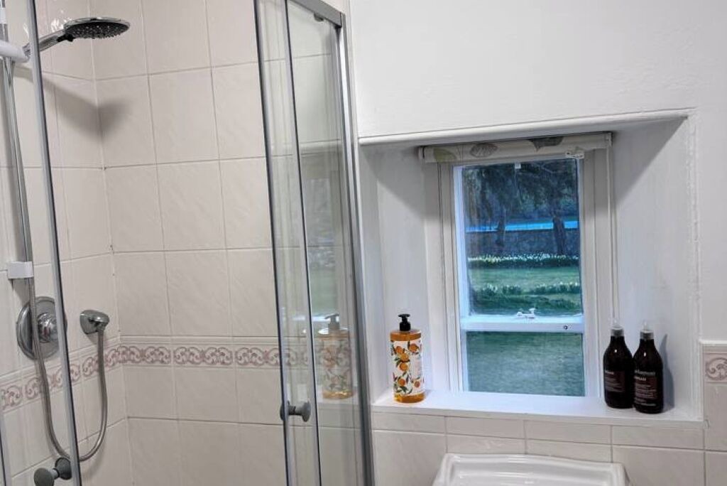 Photo of Bathroom in Elgin