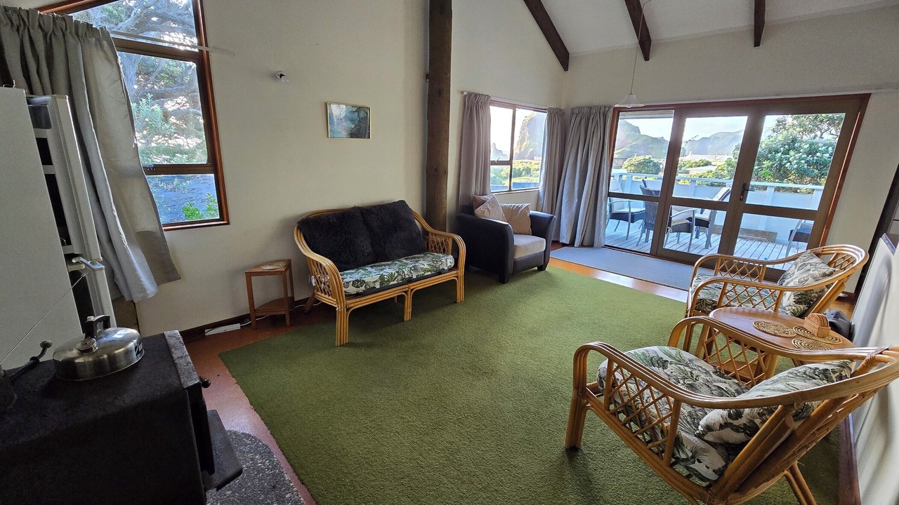 Photo of Livingroom in Piha