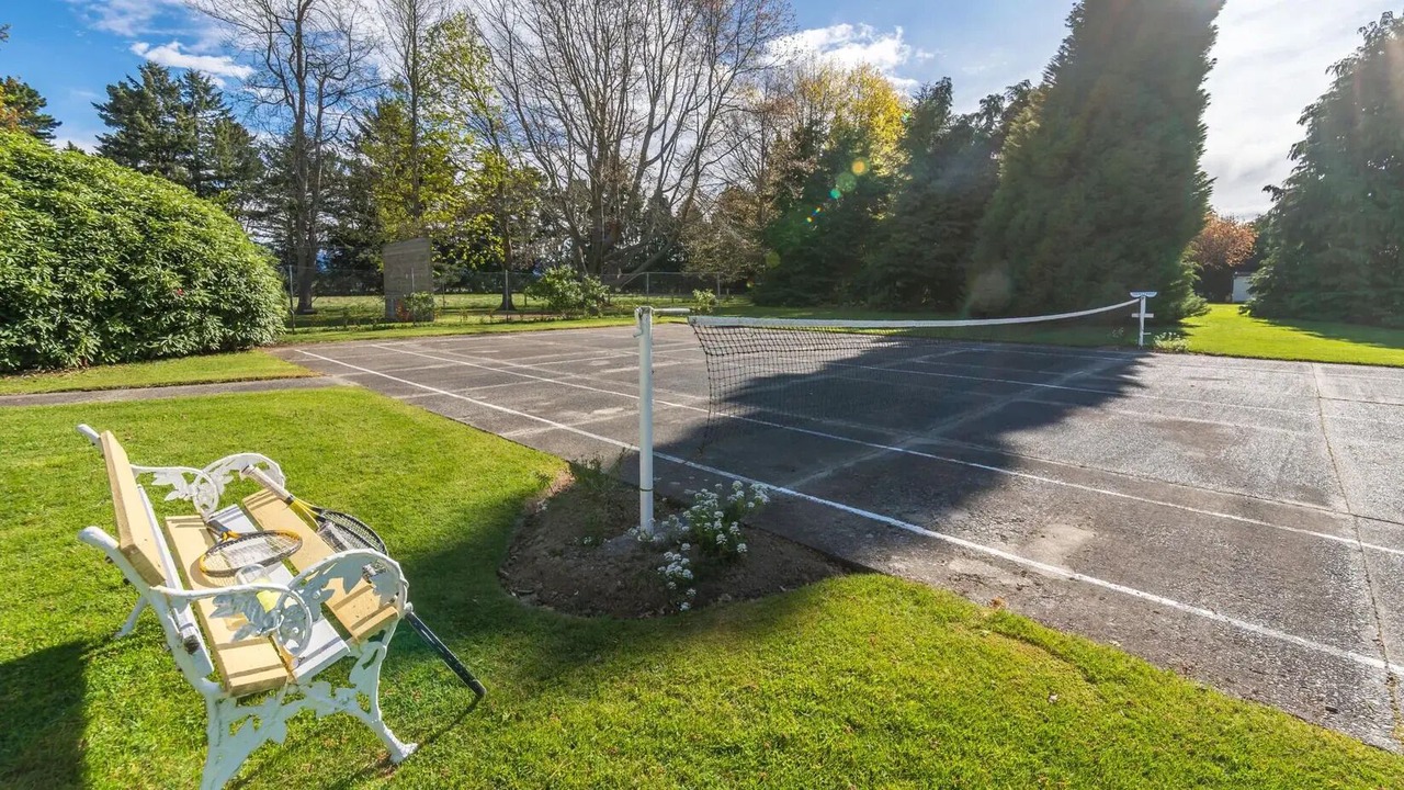 Photo of Others in Mayfield