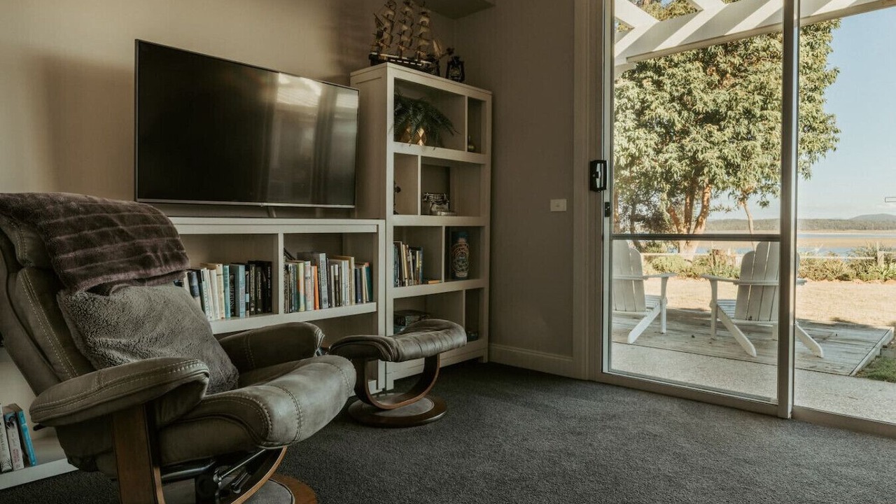 Photo of Livingroom in Squeaking Point