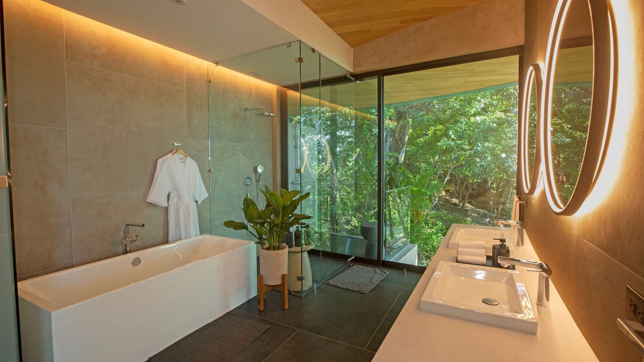 Photo of Bathroom in Pacuare Reserve